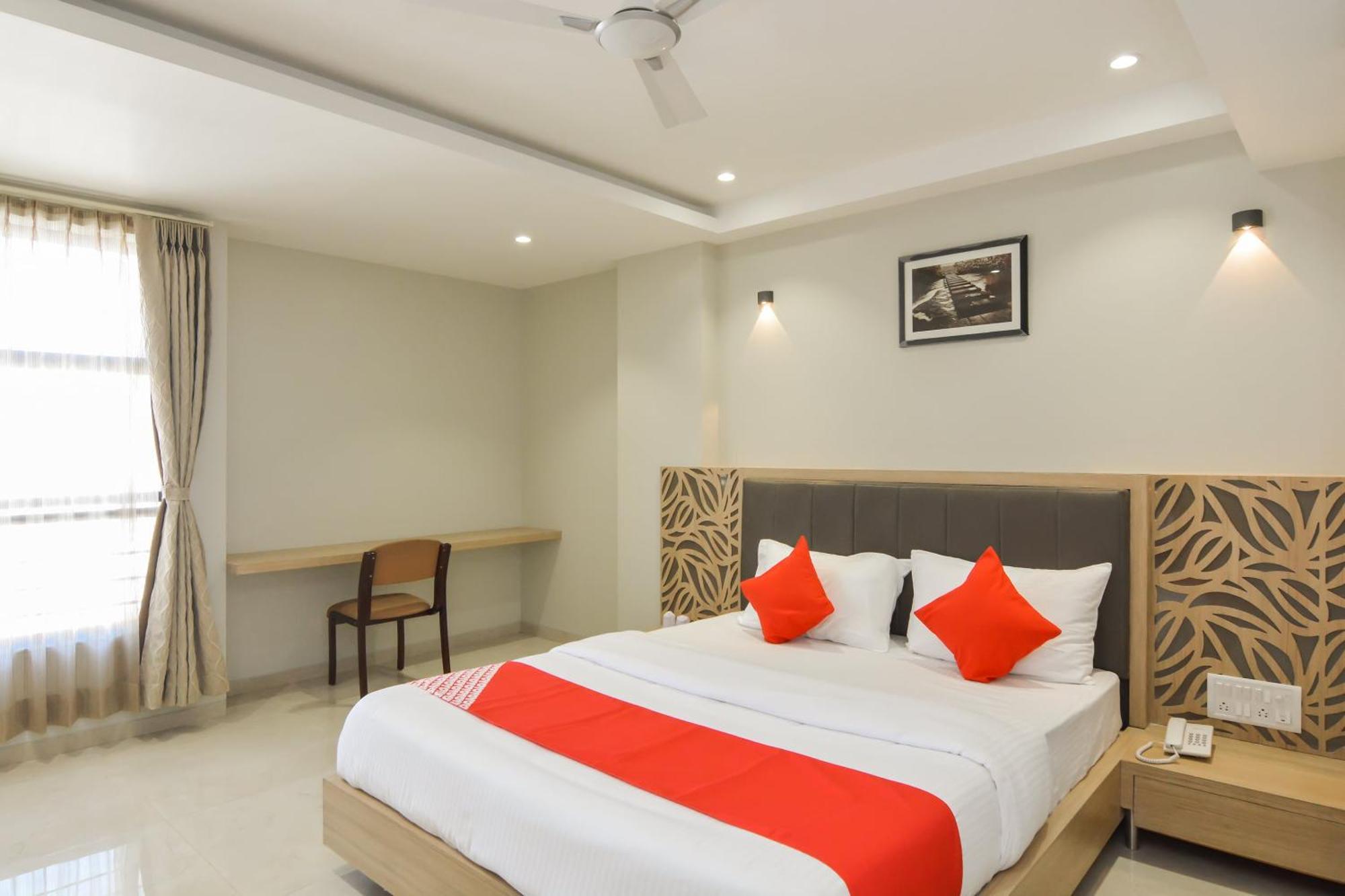 Hotel O Season Choice Ширді Екстер'єр фото