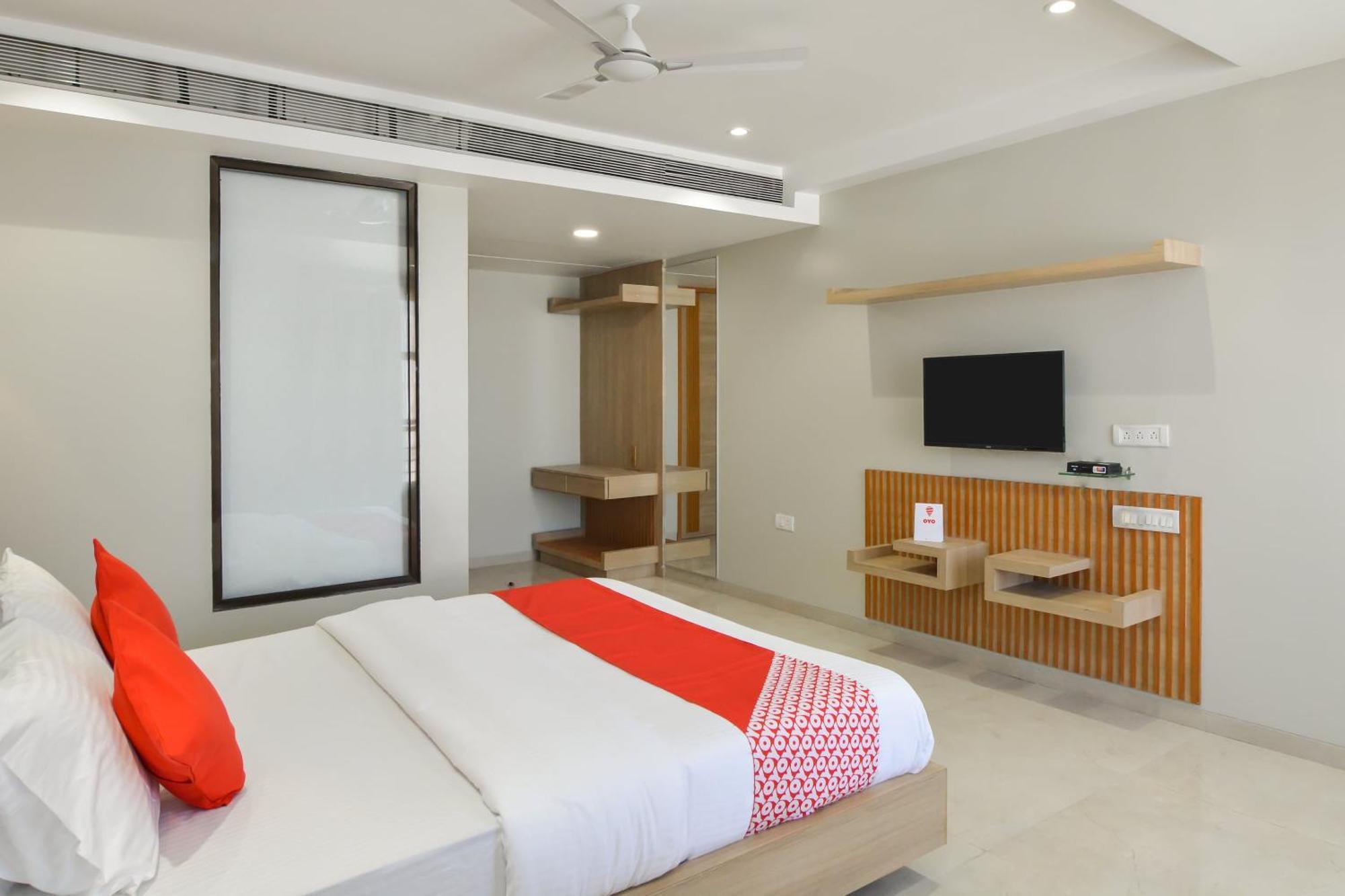 Hotel O Season Choice Ширді Екстер'єр фото