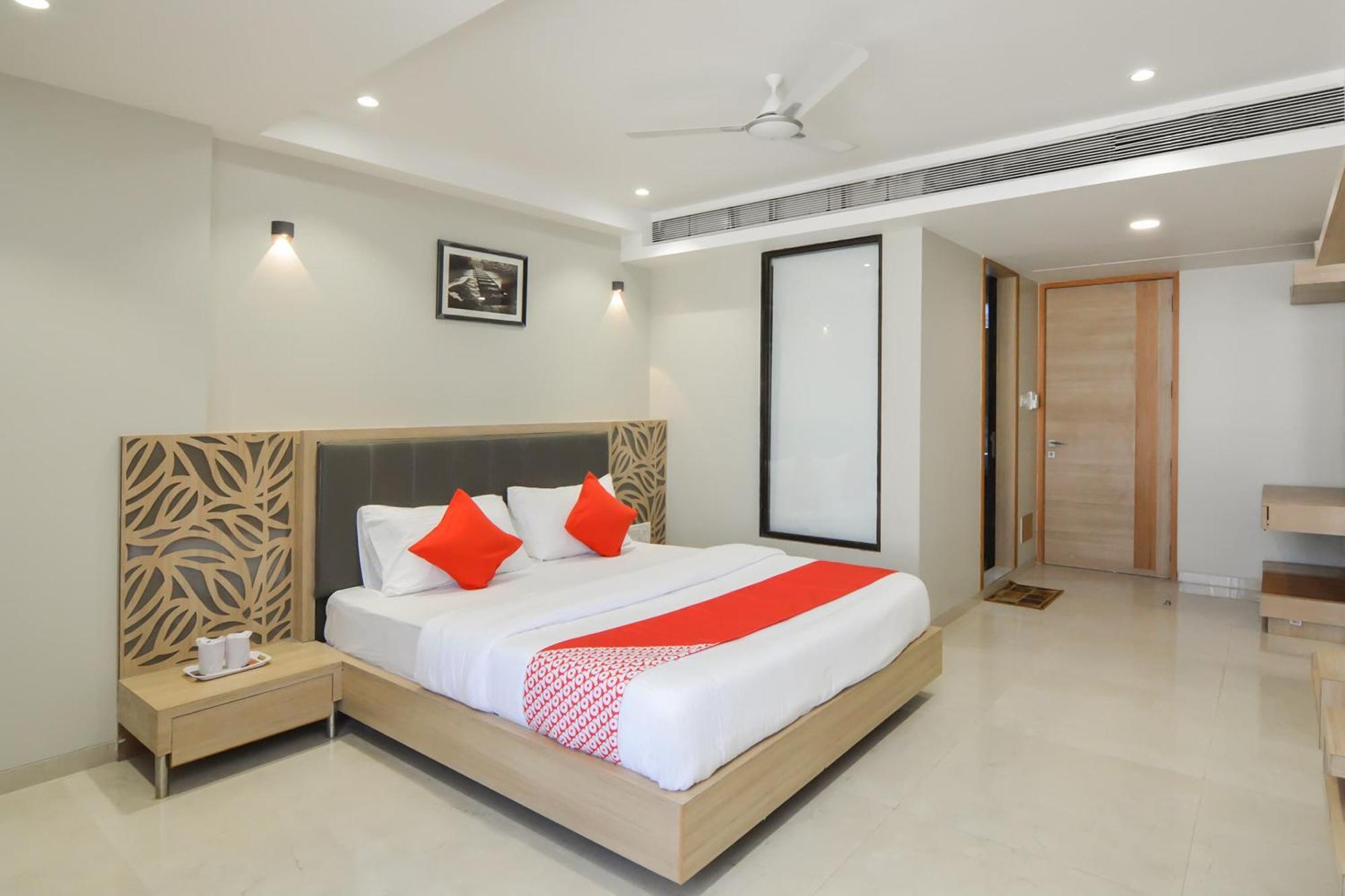 Hotel O Season Choice Ширді Екстер'єр фото