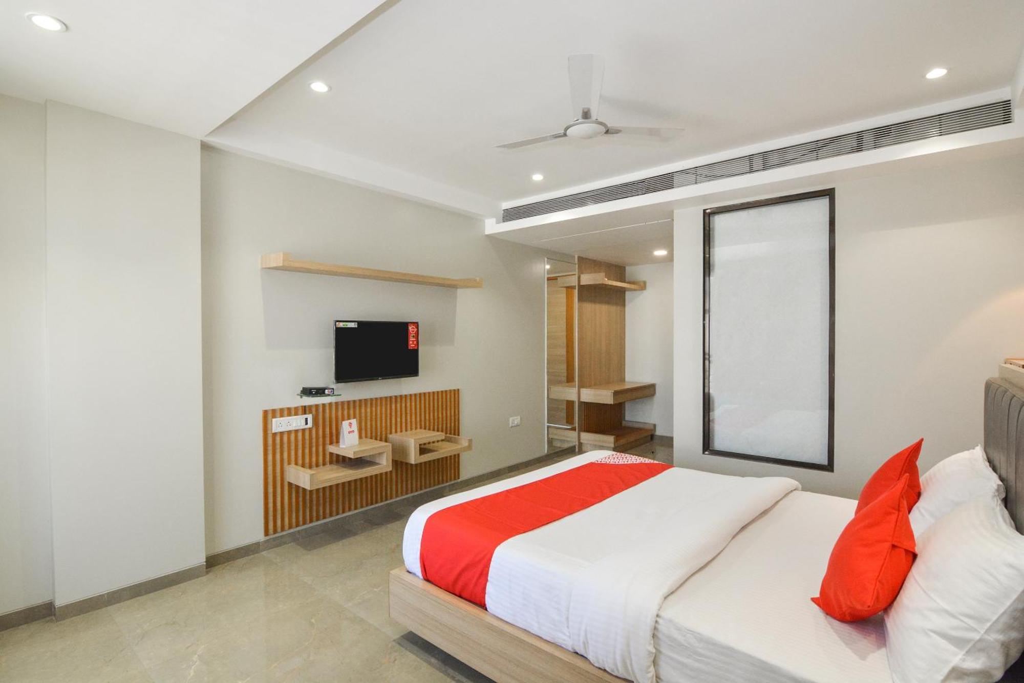 Hotel O Season Choice Ширді Екстер'єр фото