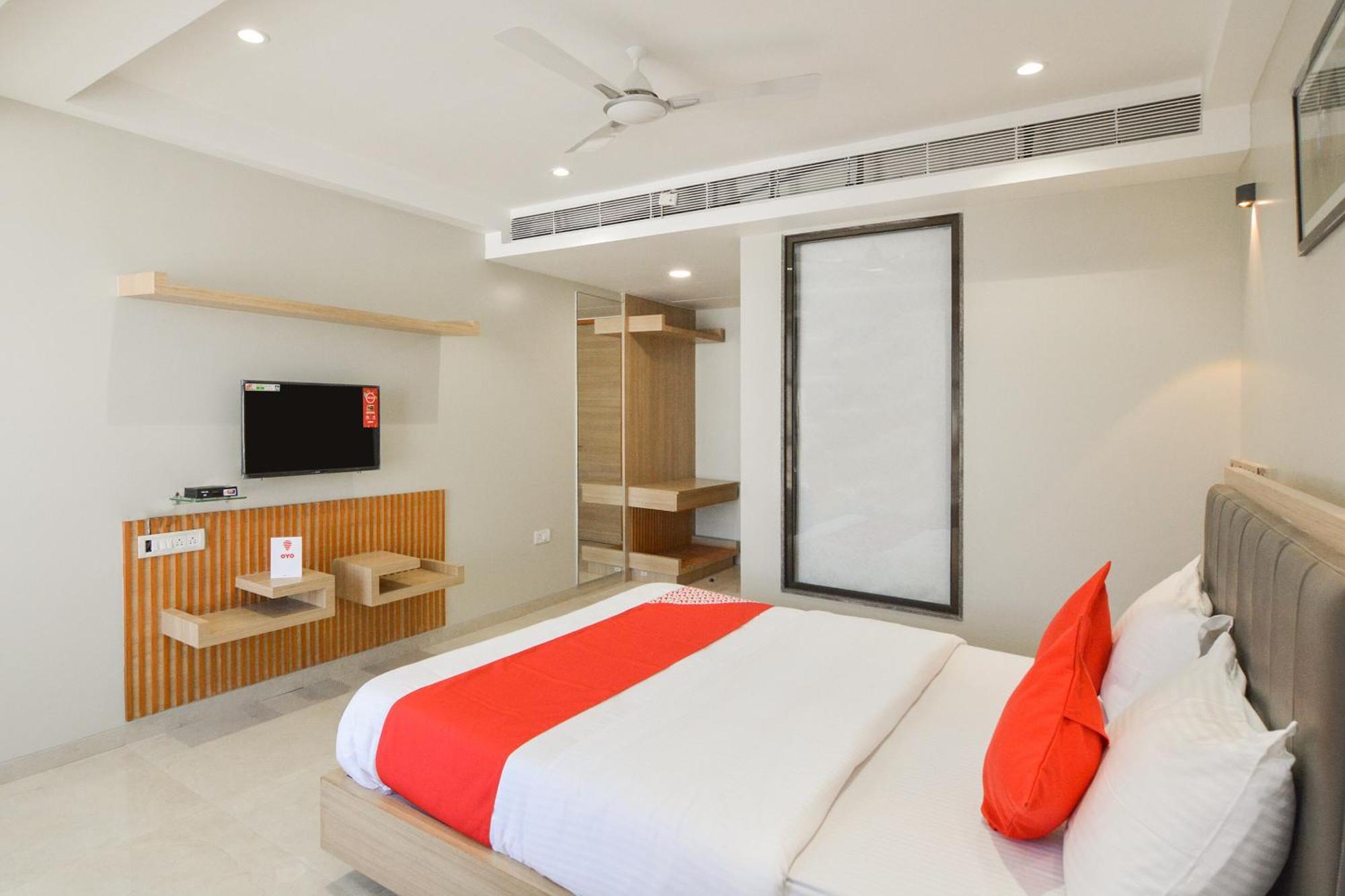 Hotel O Season Choice Ширді Екстер'єр фото