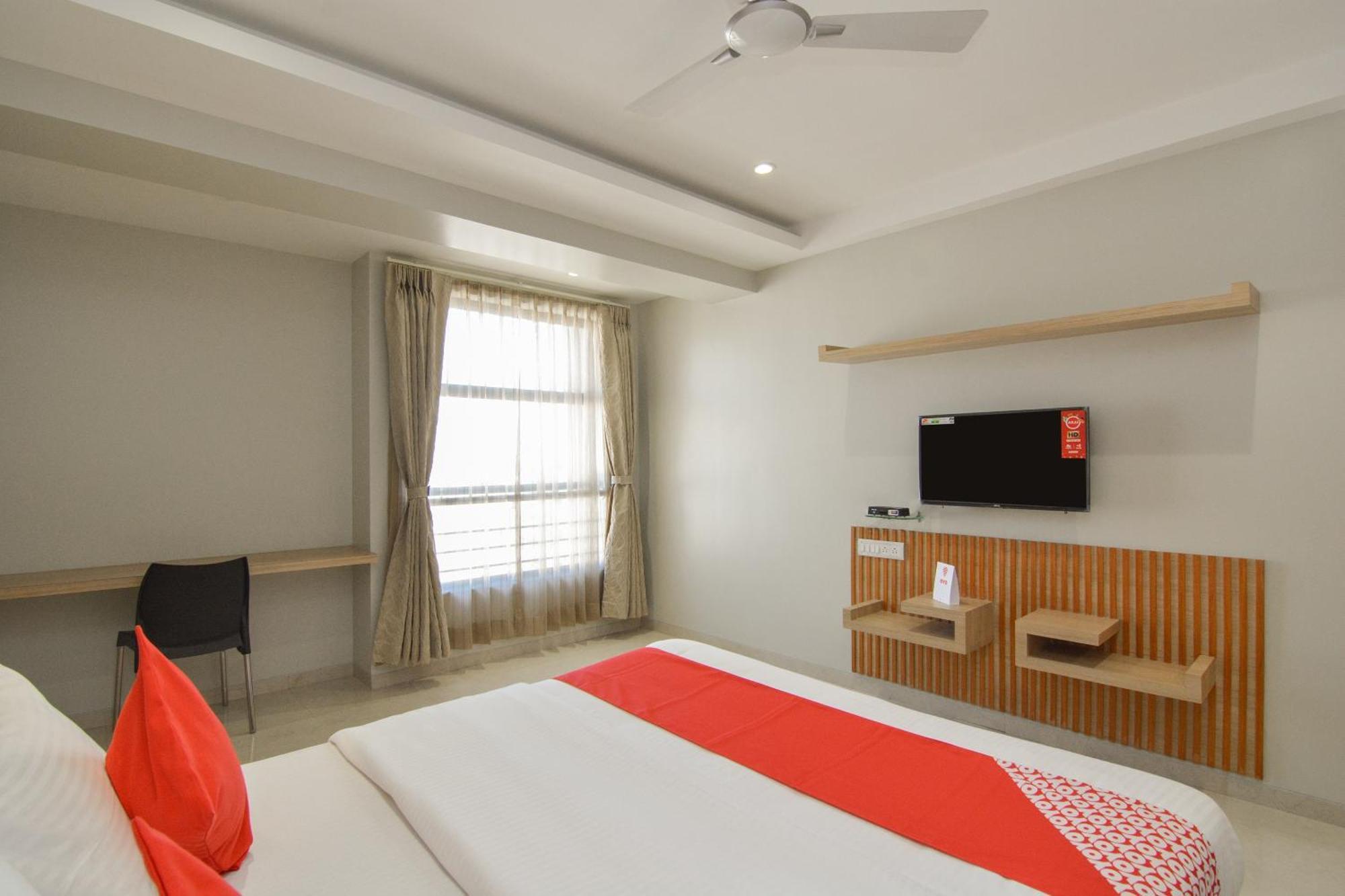 Hotel O Season Choice Ширді Екстер'єр фото